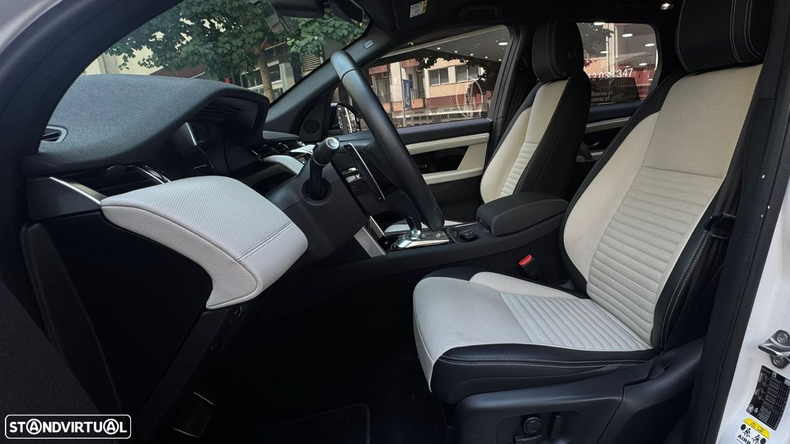 Land Rover Discovery Sport 1.5 I3 P300e AWD R-Dynamic S - 14