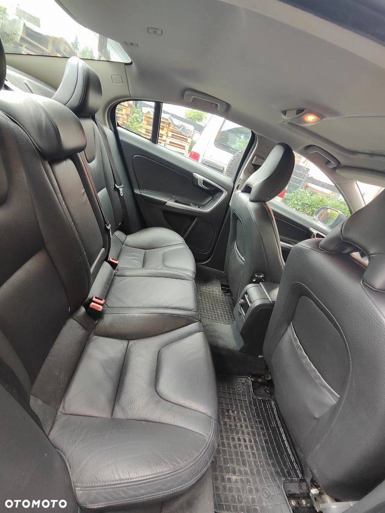 Volvo S60 D5 Summum - 5
