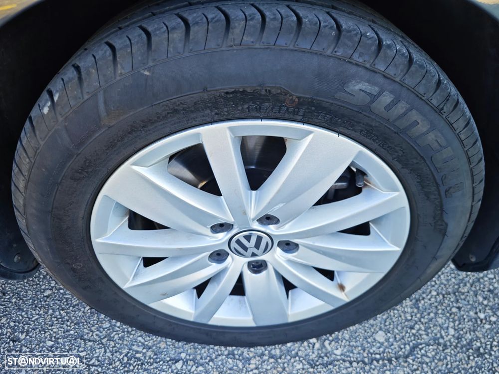 VW Passat Variant 1.6 TDI Confortline Navig - 26