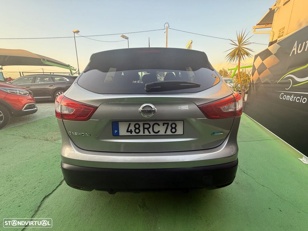 Nissan Qashqai 1.5 dCi N-Connecta - 10