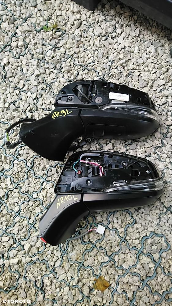 LUSTERKA PRAWE LEWE TOYOTA - 15