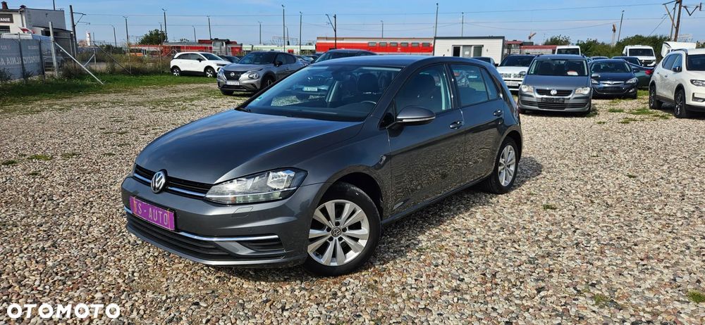 Volkswagen Golf - 1