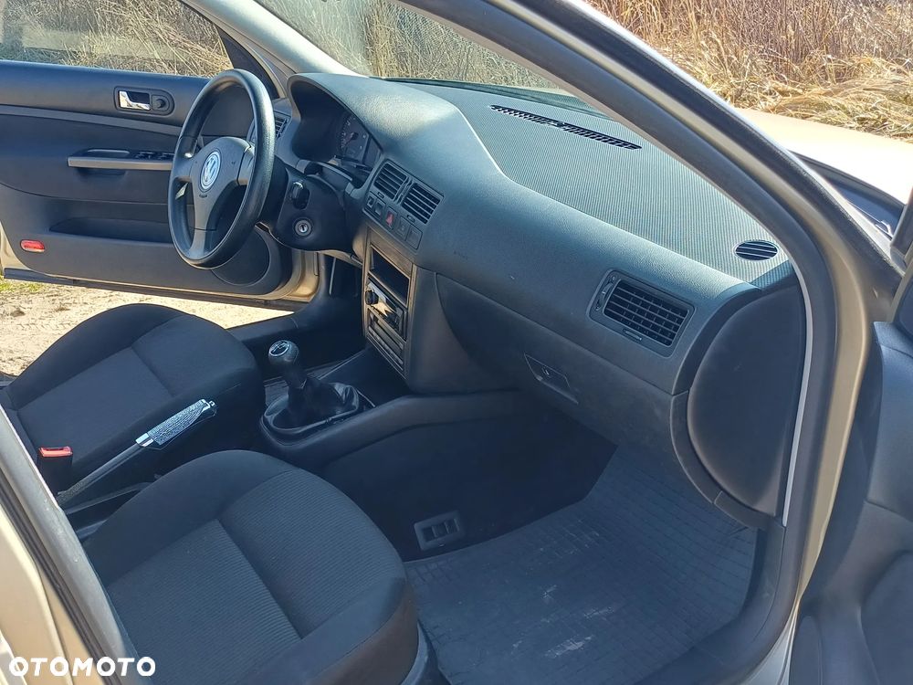 Volkswagen Bora 1.6 Trendline - 10