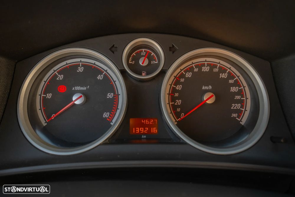 Opel Astra GTC 1.7 CDTi - 11