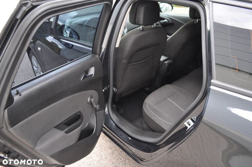 Opel Astra 1.4 Turbo Exklusiv - 18