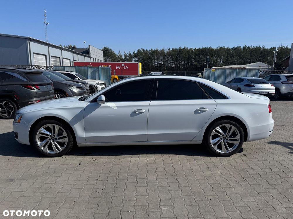 Audi A8 - 8