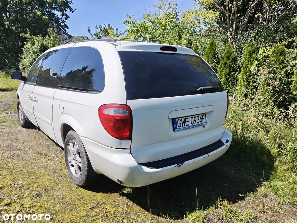 Dodge Grand Caravan - 3