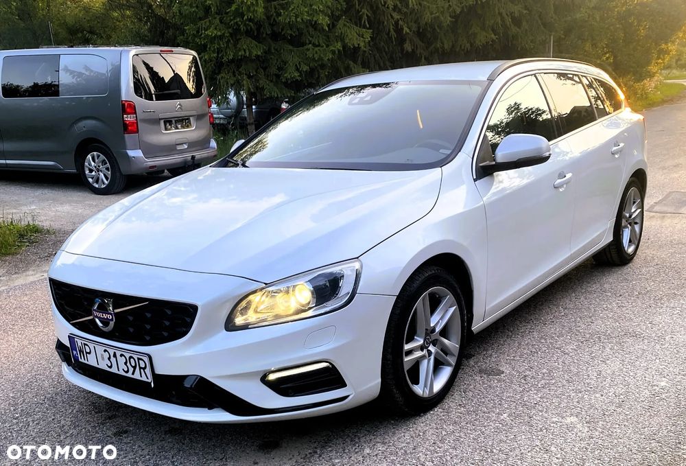 Volvo V60 D4 AWD Geartronic RDesign - 17