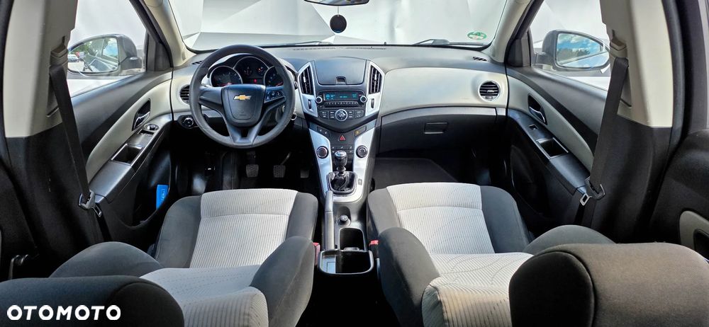 Chevrolet Cruze 1.6 LT - 8