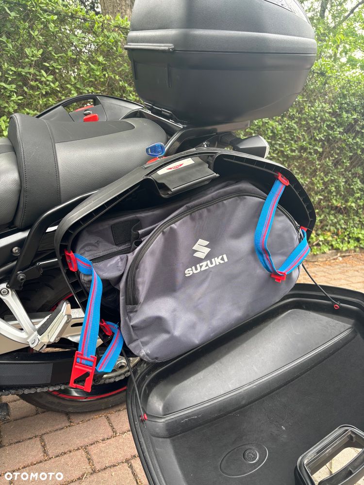 Suzuki GSX - 6