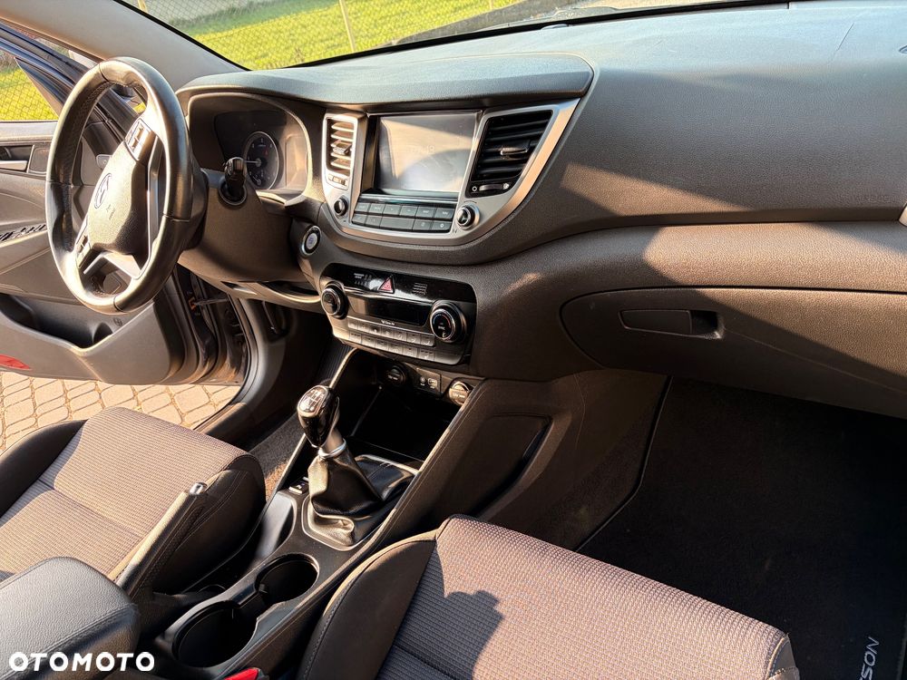 Hyundai Tucson blue 1.7 CRDi 2WD Style - 16