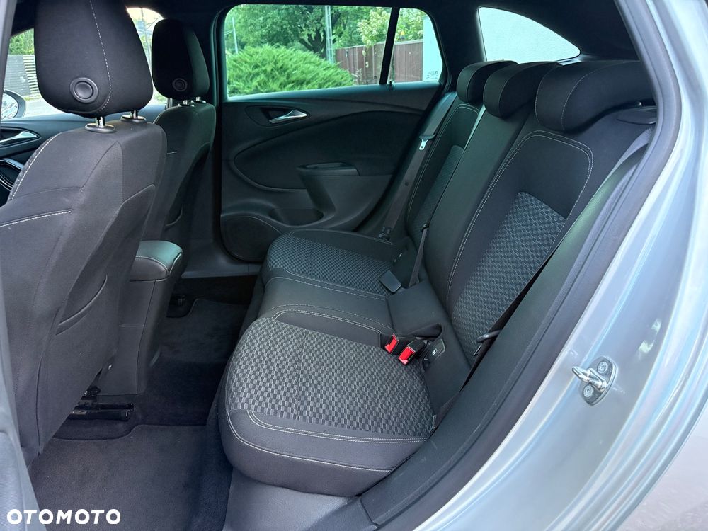 Opel Astra 1.4 T Elite S&S - 12