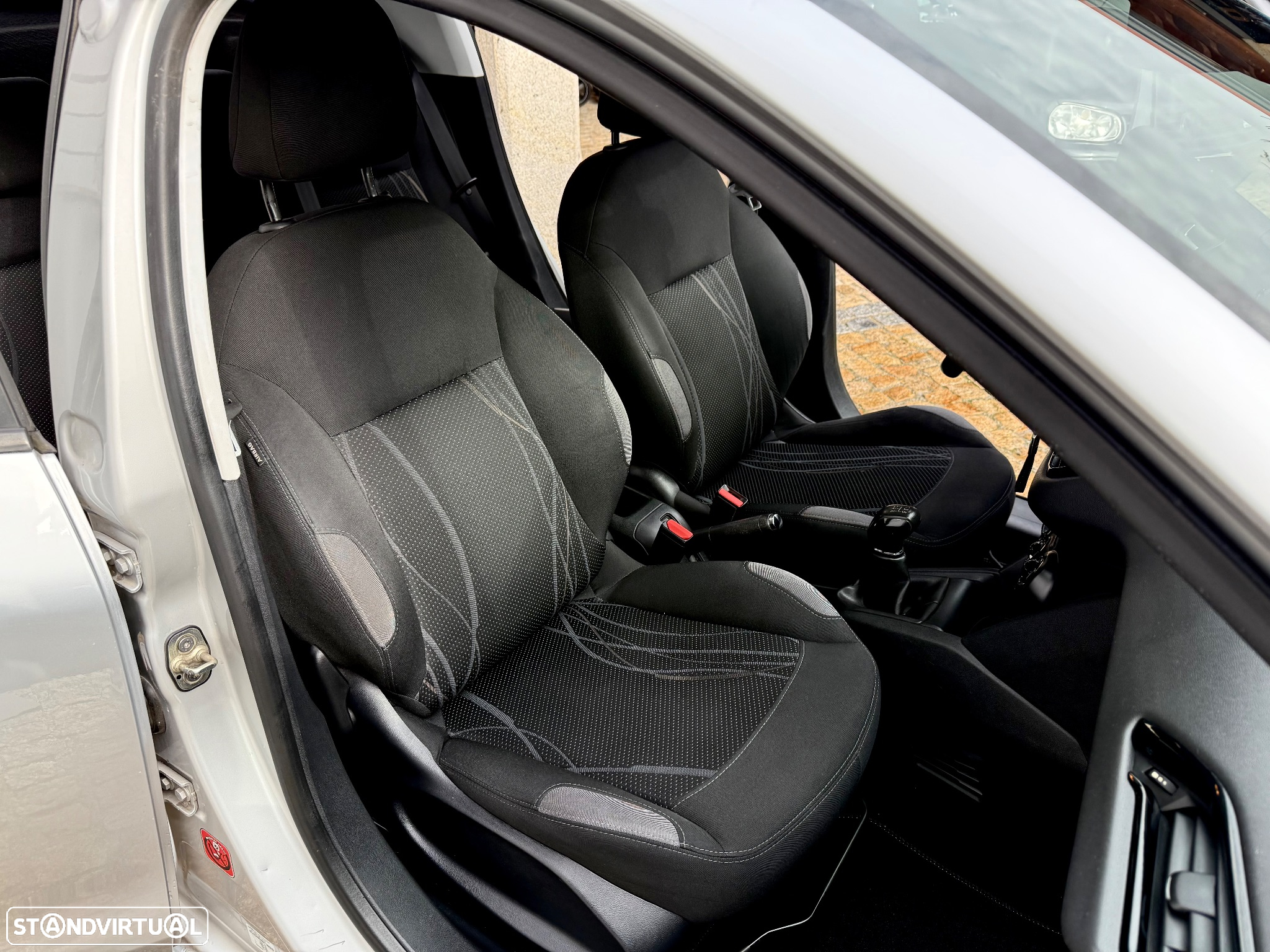 Peugeot 208 1.2 VTi SE Style - 16