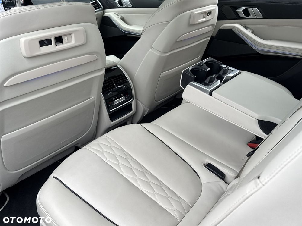 BMW X7 xDrive40d mHEV - 22