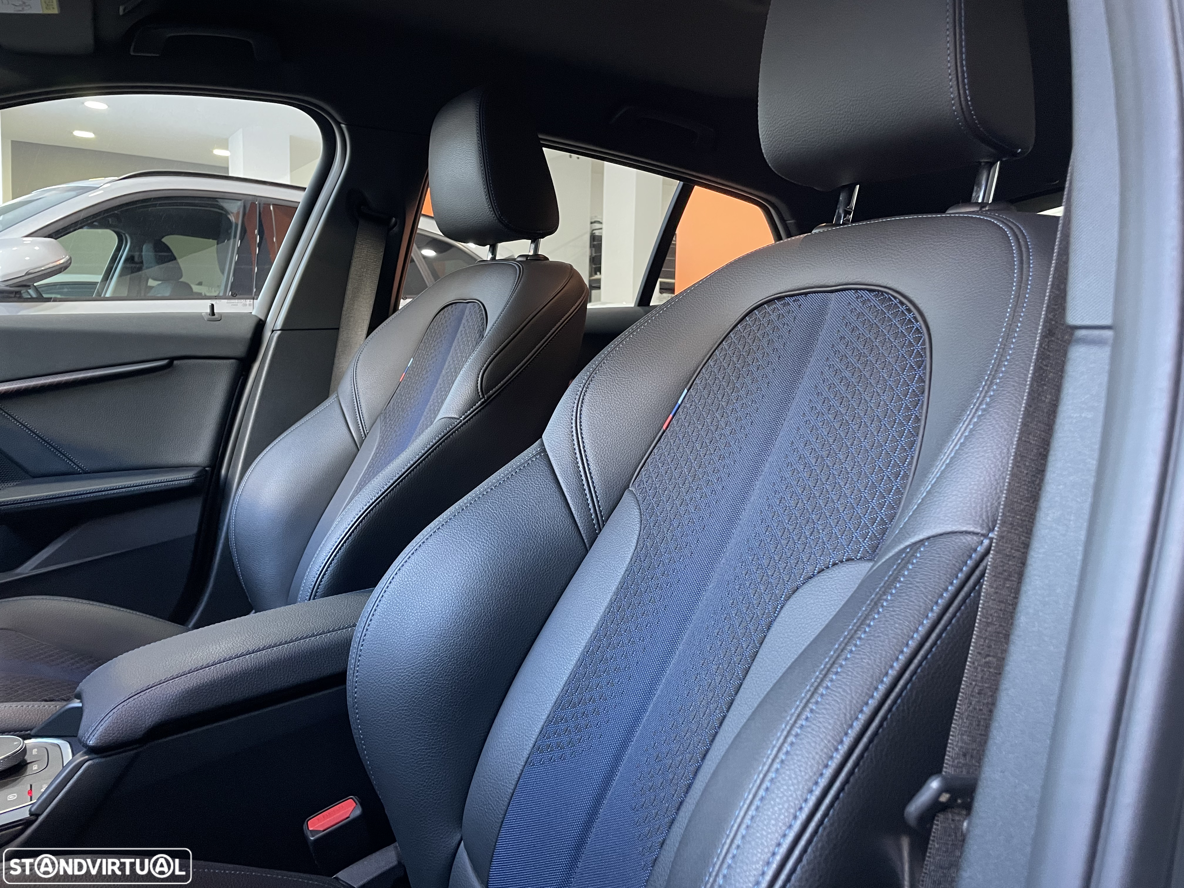 BMW 116 d Pack Desportivo M - 23