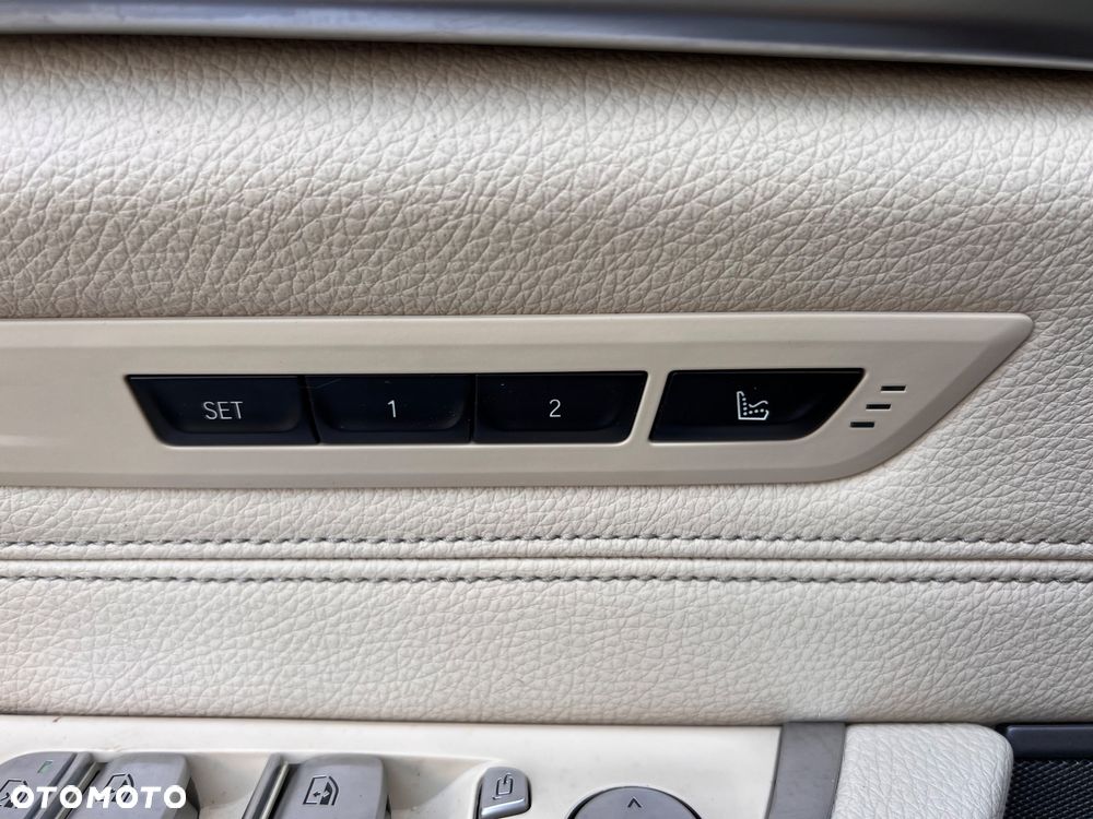 BMW 6GT 640i xDrive - 13