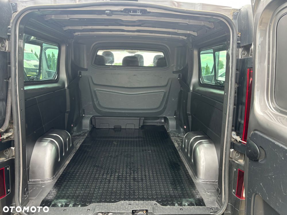 Renault Trafic - 18