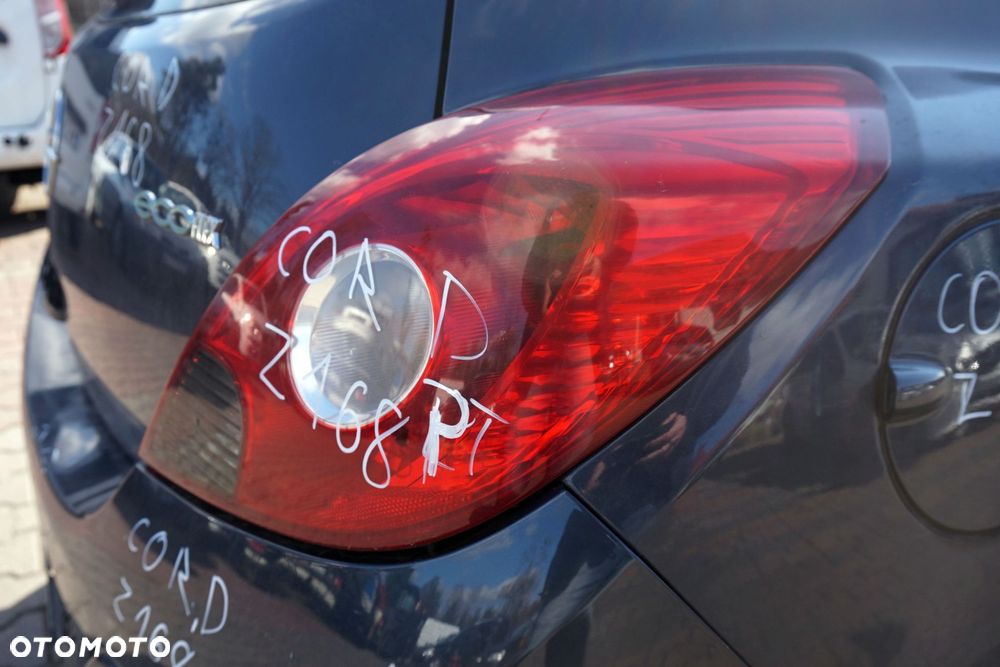 LAMPA TYLNA PRAWA CORSA D IV 3D HB  OPEL 2006-2011 - 1