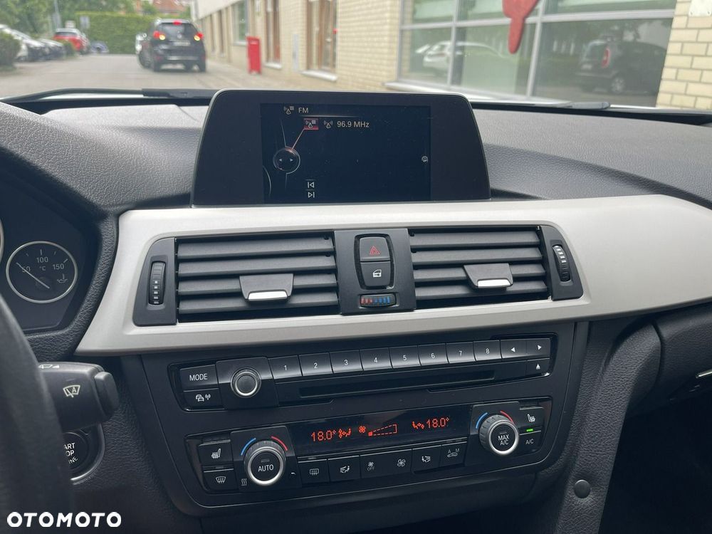 BMW Seria 3 - 34