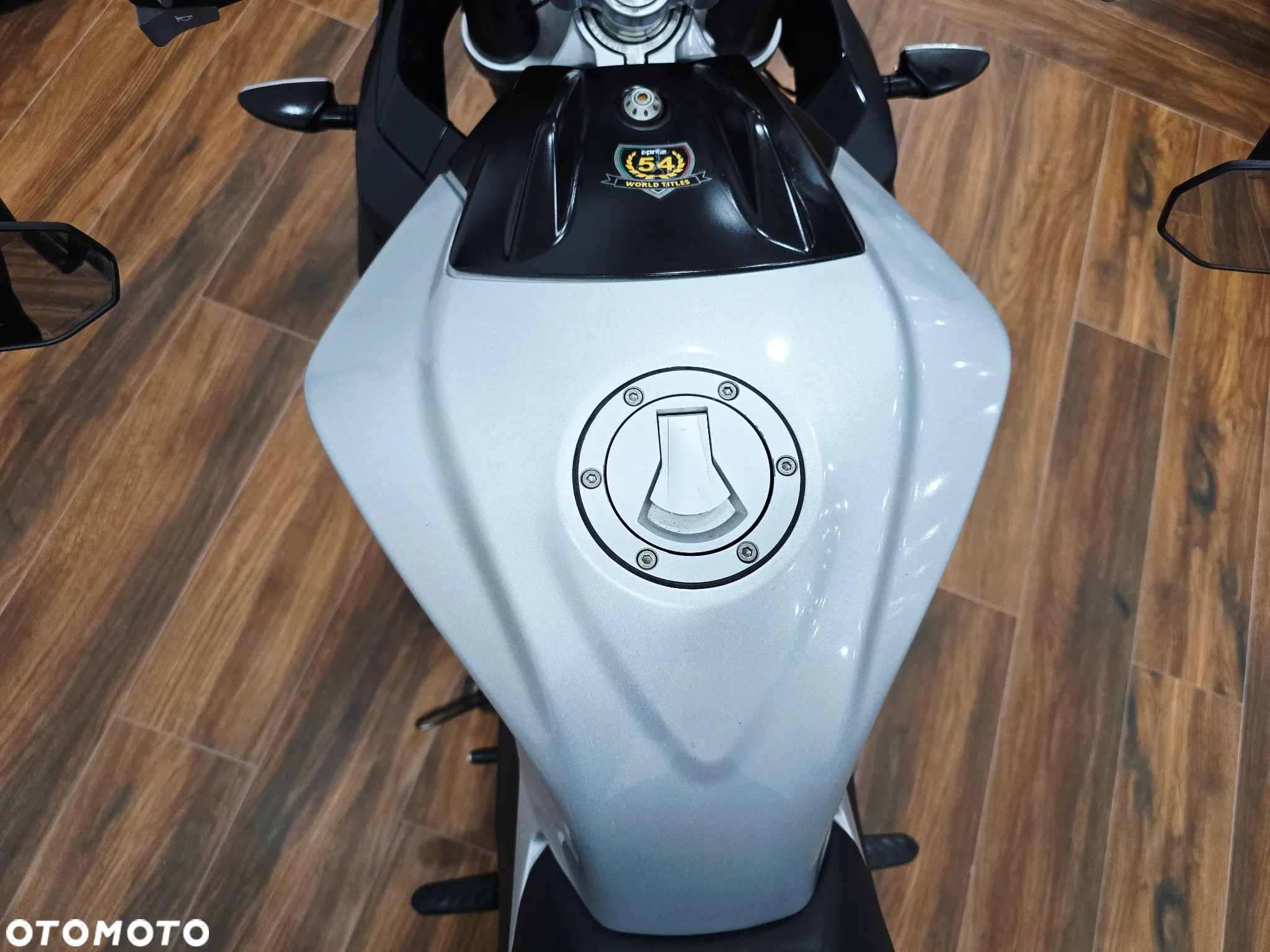 Aprilia Tuono - 18