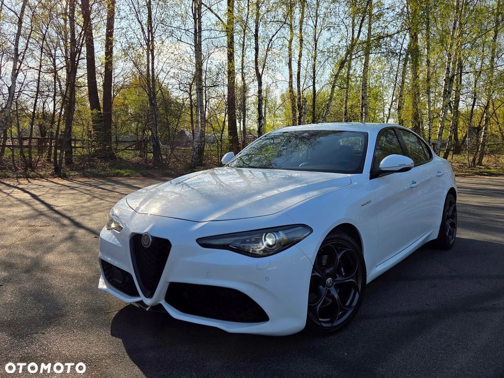 Alfa Romeo Giulia 2.2 AT8-Q4 Veloce - 1