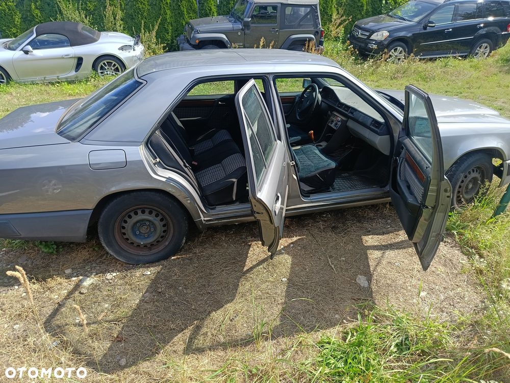 Mercedes-Benz W124 (1984-1993) - 8