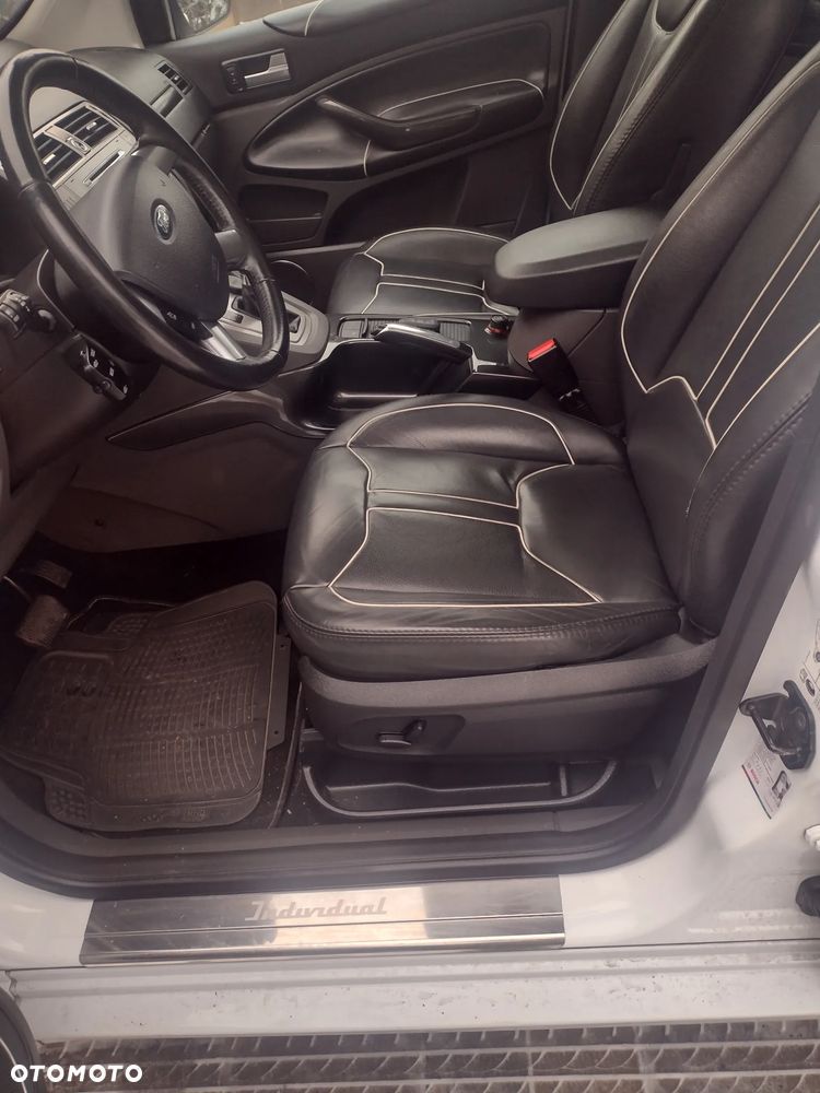Ford Kuga - 25