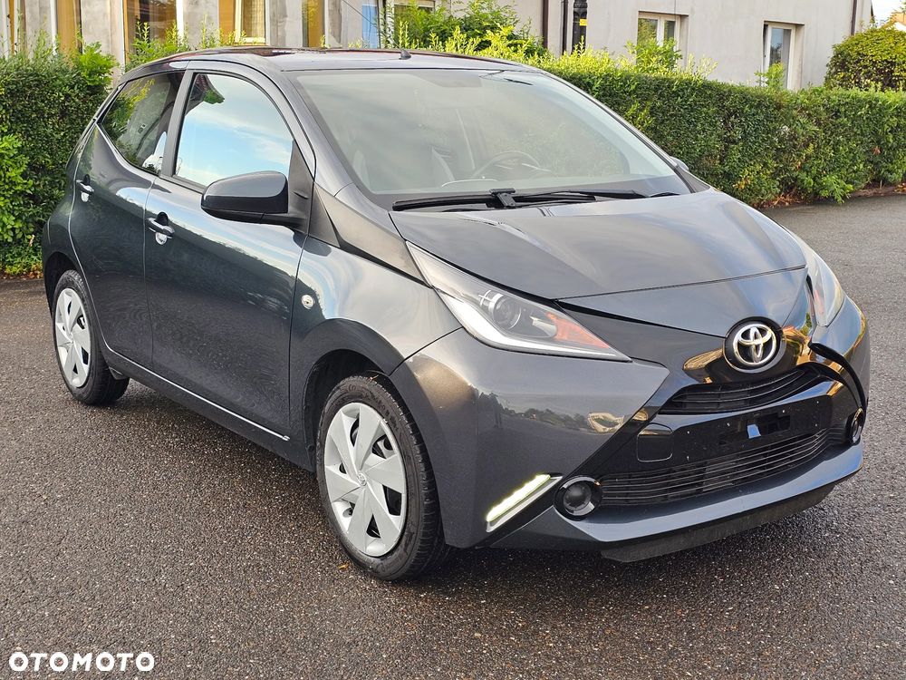 Toyota Aygo x mit x-business Paket - 2