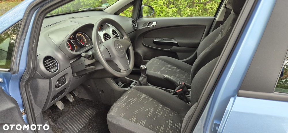 Opel Corsa 1.4 16V Satellite - 9