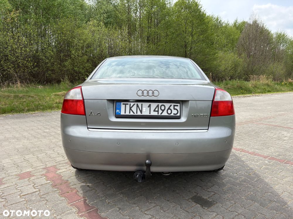 Audi A4 Limousine - 11