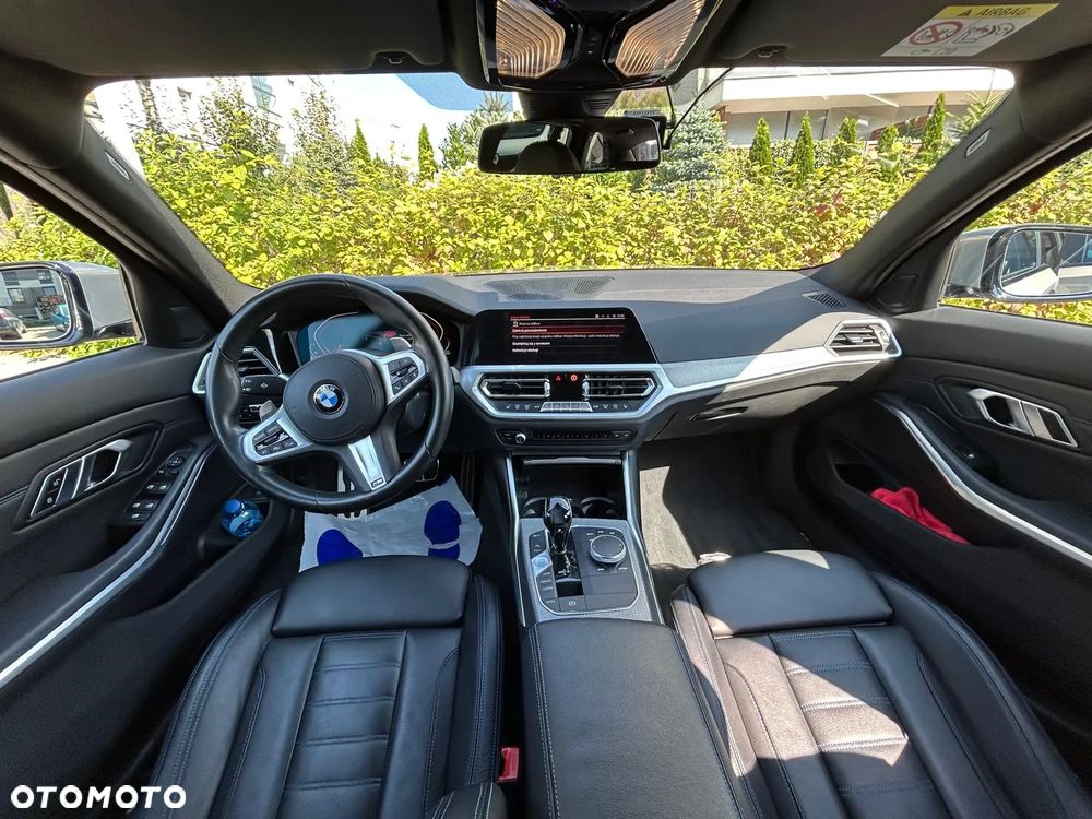 BMW Seria 3 320d xDrive M Sport - 28