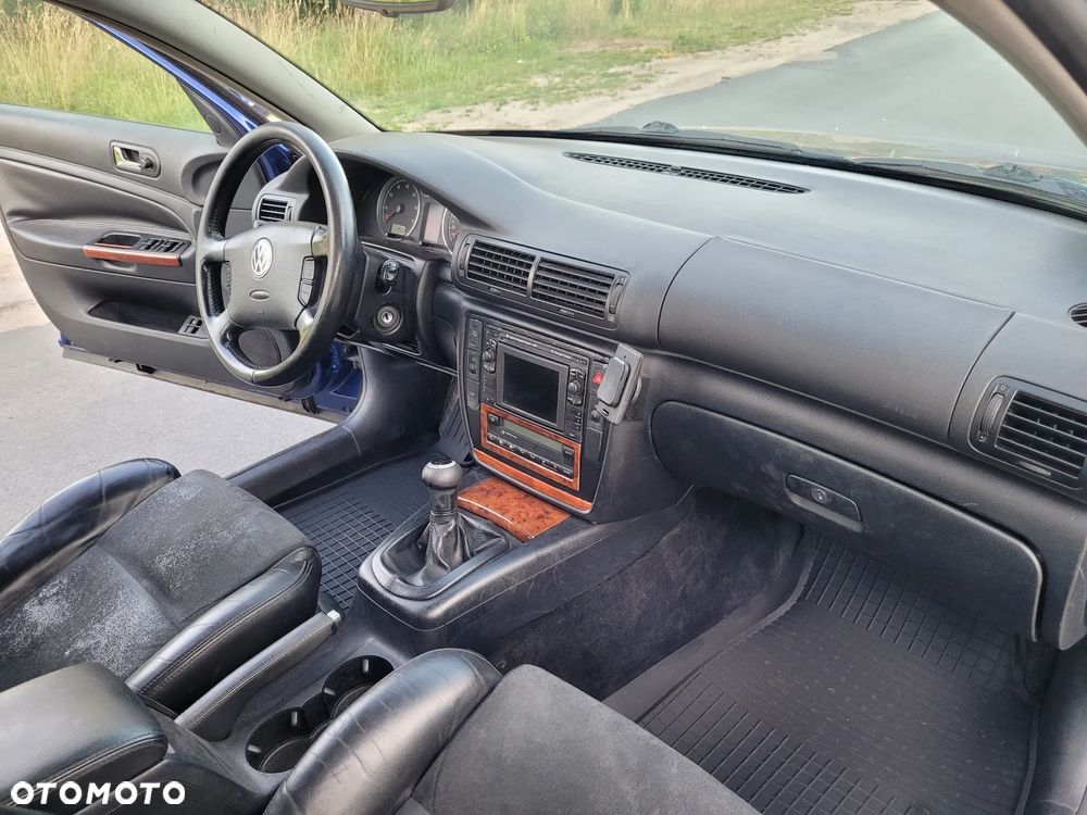Volkswagen Passat 2.8 V6 4Mot Highline - 14