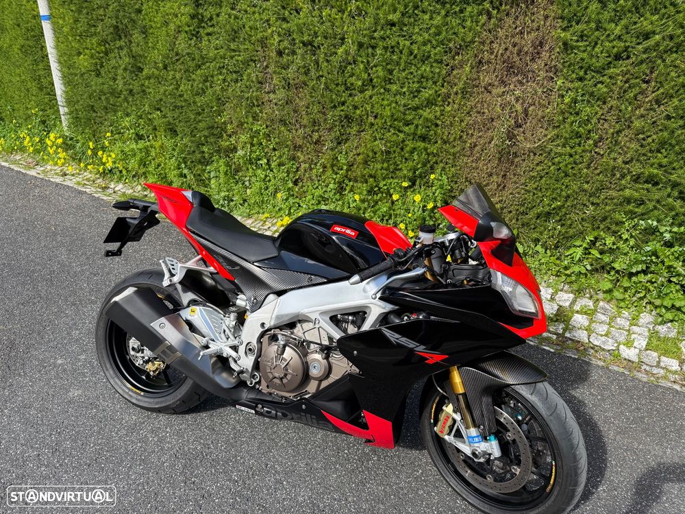 Aprilia RSV 4 Factory - 16
