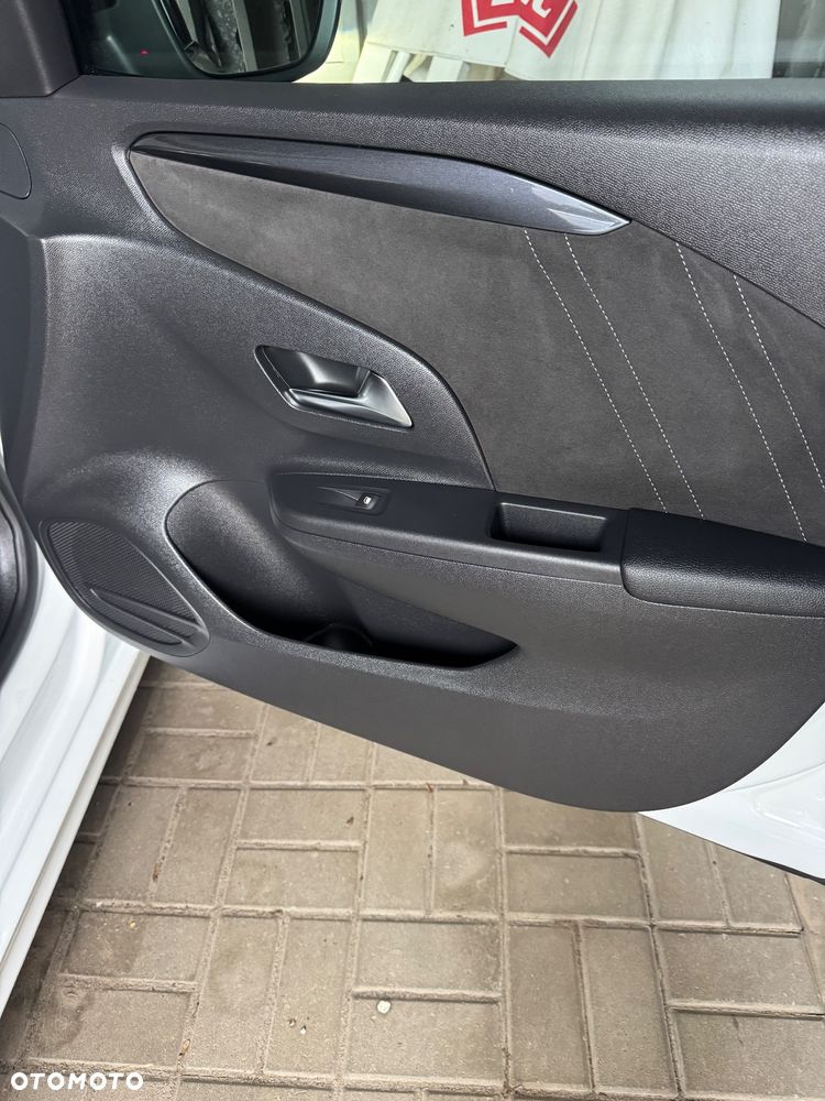 Opel Corsa 1.2 Direct Injection Turbo Start/Stop Elegance - 25