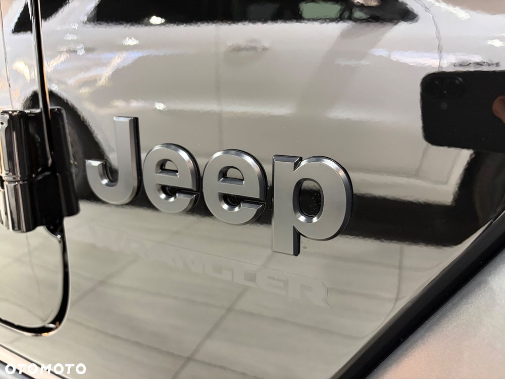 Jeep Wrangler - 20