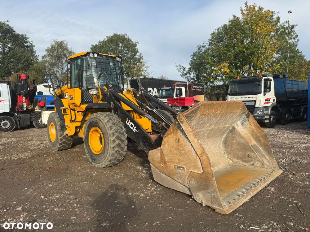 JCB 437 - 1