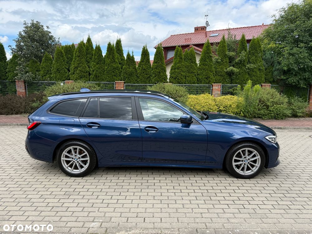 BMW Seria 3 318d Sport Line - 4