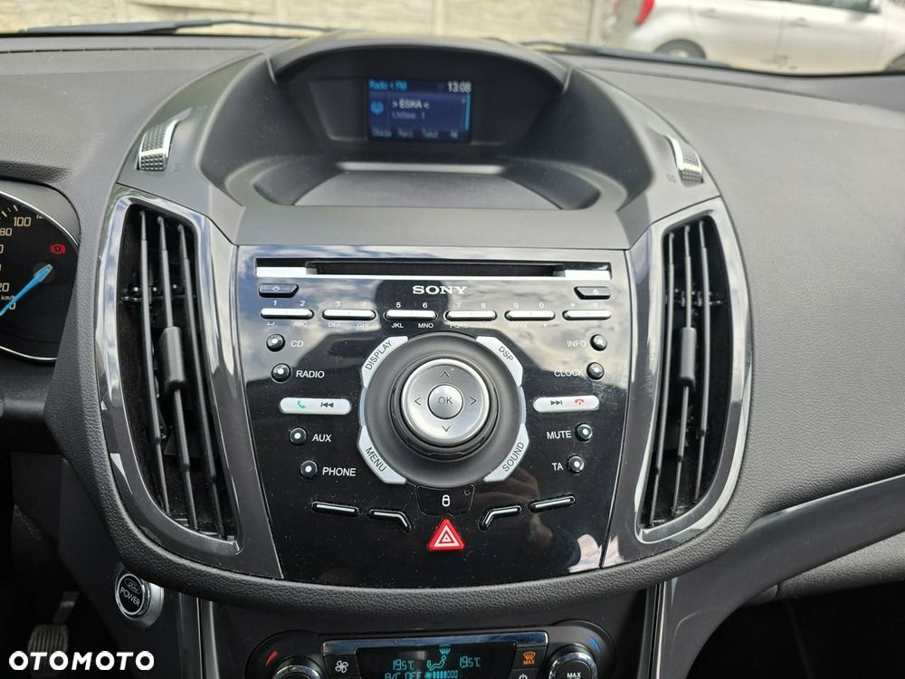 Ford Kuga 1.6 EcoBoost 2x4 Titanium - 17