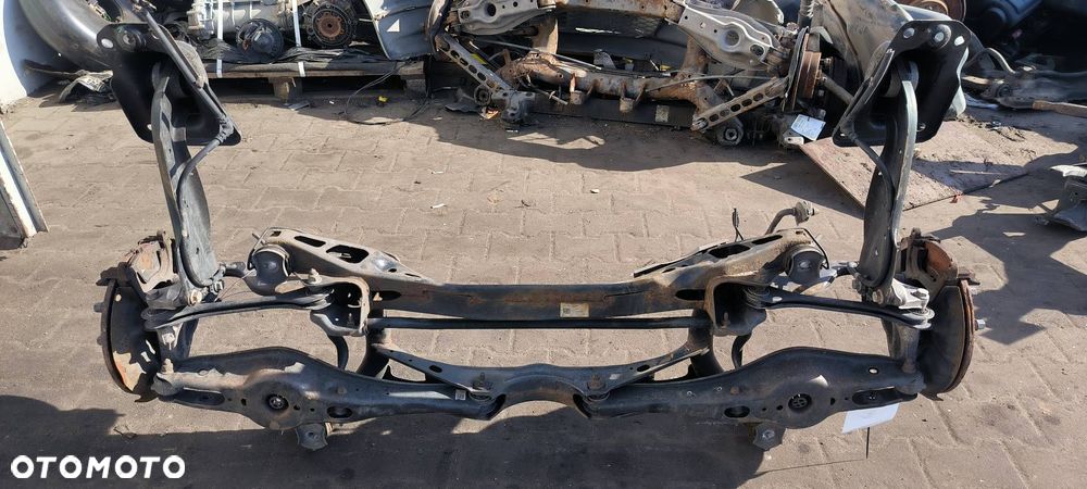 BELKA / SANKI TYŁ VOLKSWAGEN PASSAT B8 - 6