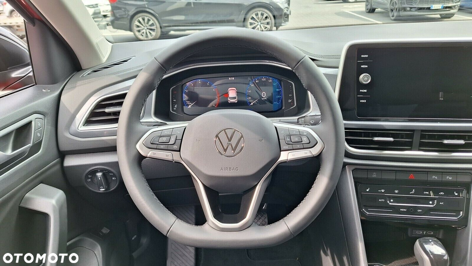 Volkswagen T-Roc - 14