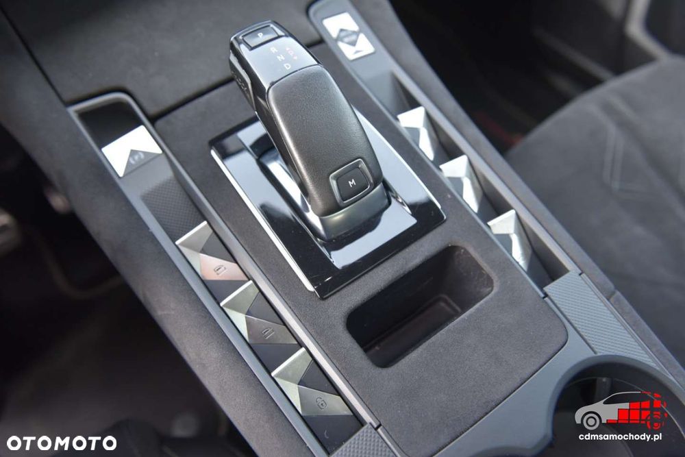 DS Automobiles DS 7 Crossback - 32