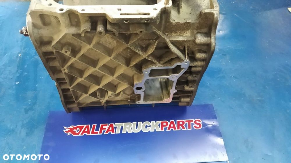 VOLVO FH 4 RENAULT OBUDOWA SKRZYNI BEGÓW ŚRODEK - 1