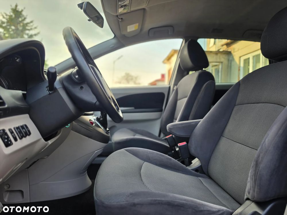 Mitsubishi Grandis - 19