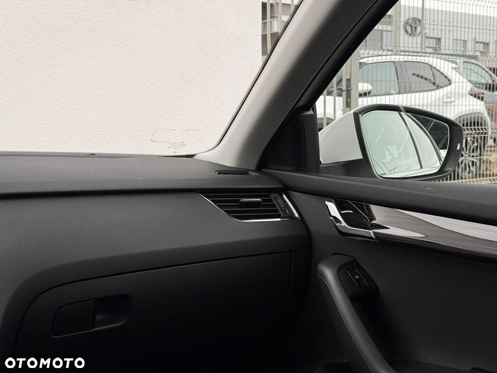 Skoda Octavia 2.0 TDI SCR Style DSG - 17