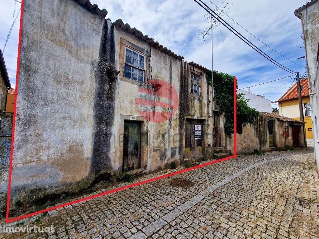 CASA ANTIGA EM ZONA HISTÓRICA - Grande imagem: 2/9