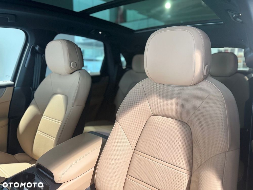 Porsche Cayenne - 23
