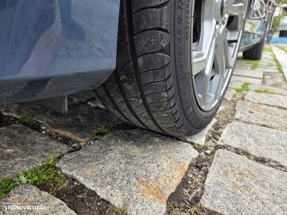 Ford Fiesta 1.0 EcoBoost MHEV ST-Line - 23