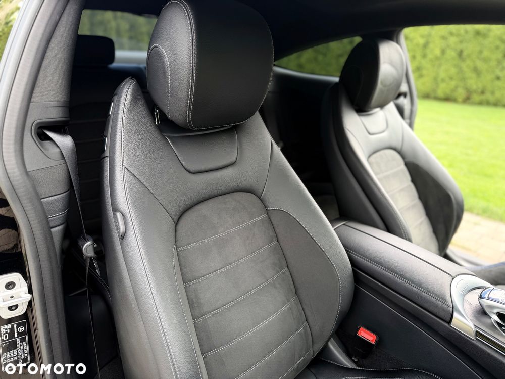 Mercedes-Benz Klasa C 200 4-Matic 9G-Tronic - 23