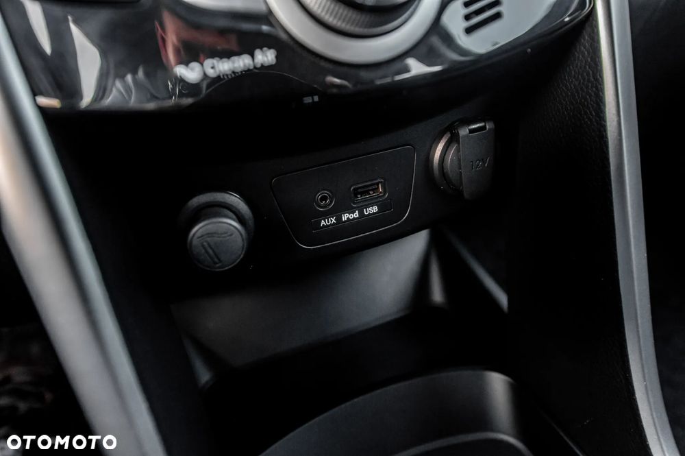 Hyundai i30 blue Kombi 1.6 GDi Style - 30