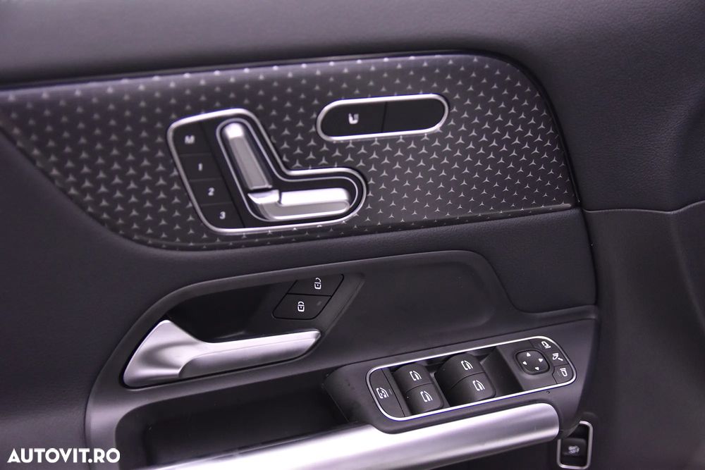 Mercedes-Benz GLA - 14